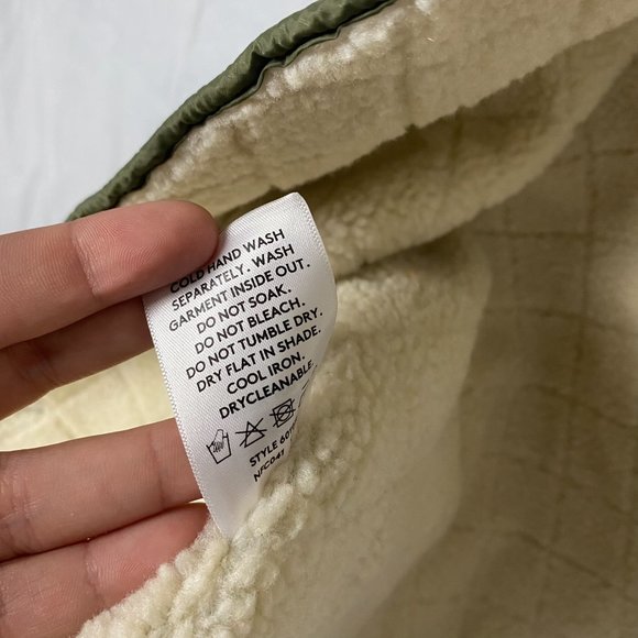 Men's Country Road Size M Khaki Green Tan Sleeveless Quilted Non Closer Vest - Picture 7 of 12